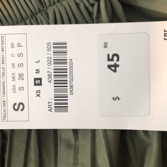 Zara Pleated bubble skirt with pockets. NWT size small. 48cm waist to hem. - Picture 5 of 5